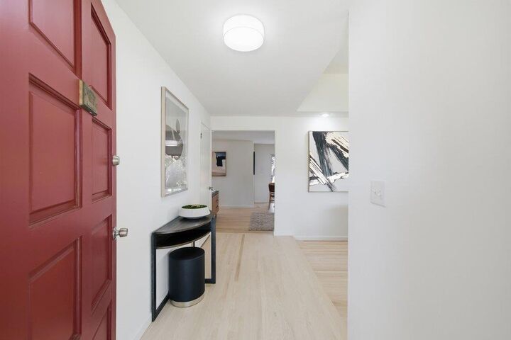Property Photo:  709 Carlisle Way  CA 94087 