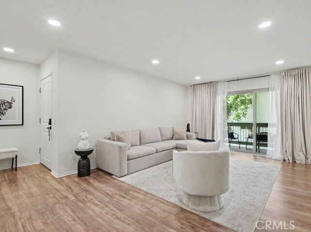 Property Photo:  23677 Park Capri 20  CA 91302 