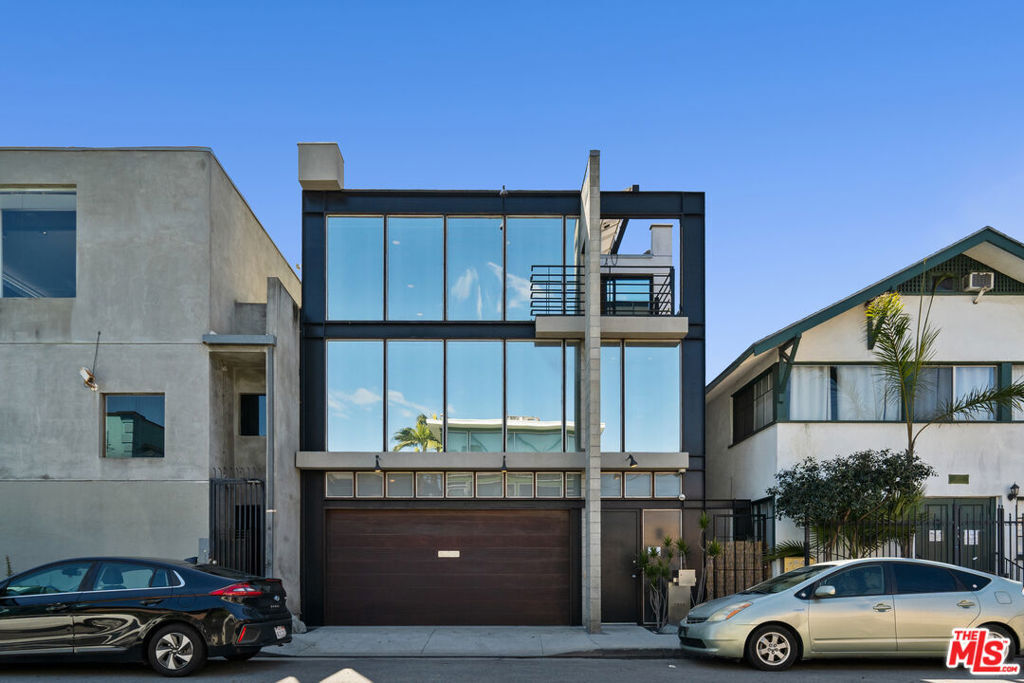 Property Photo:  1313 Innes Place  CA 90291 