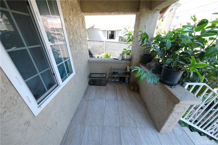 Property Photo:  953 S Hollins Street  CA 90023 