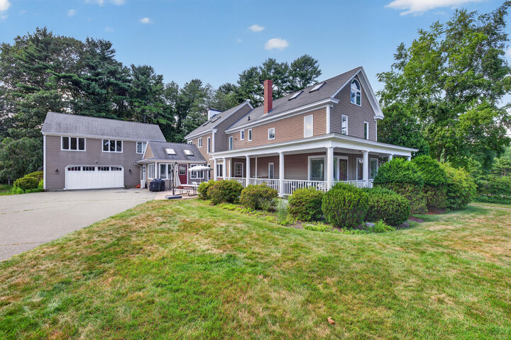 Property Photo:  217 & 219 Sea Road  ME 04043 