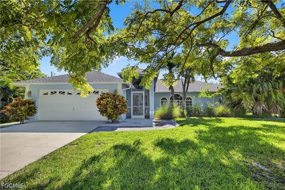 Property Photo:  1333 SW 1st Place  FL 33991 