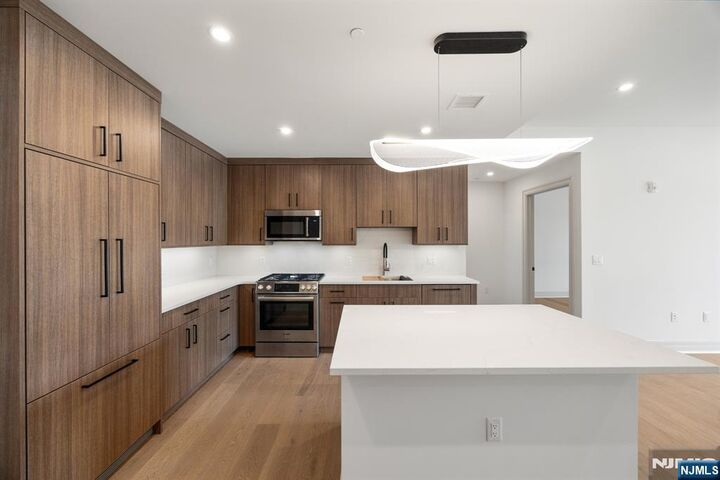 Property Photo:  921 Madison Street 508  NJ 07030 