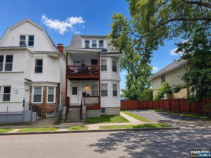 Property Photo:  554 Norwood Street  NJ 07018 