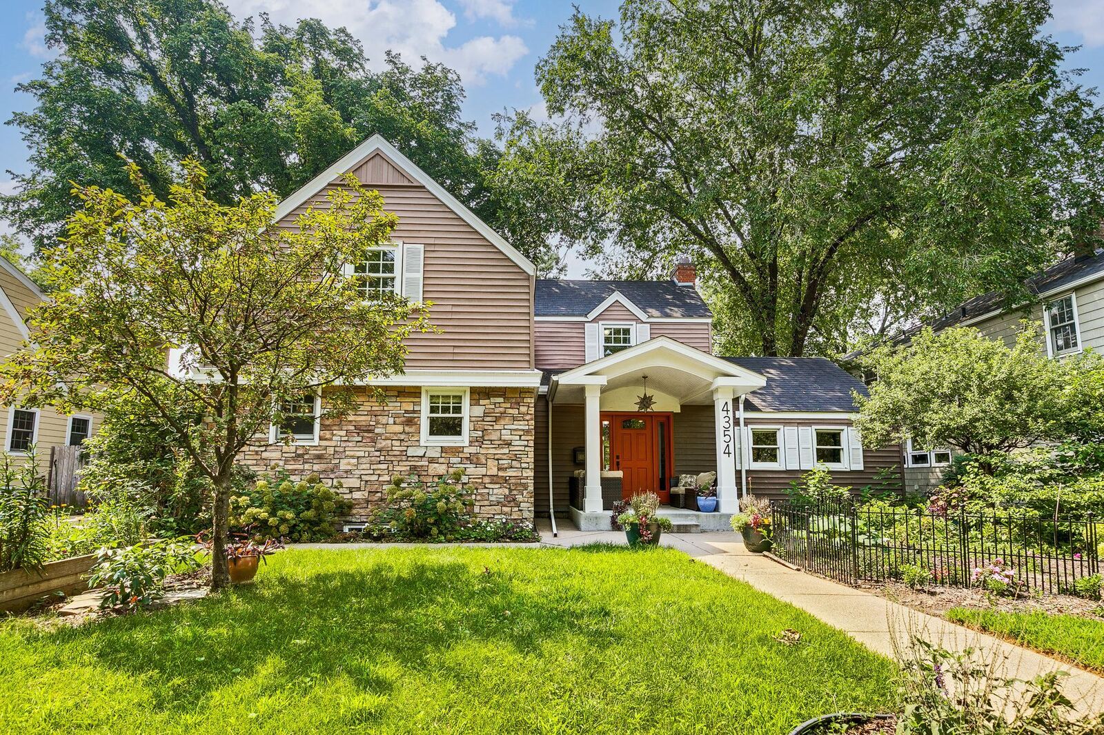 Property Photo: 4354 Browndale Avenue MN 55424