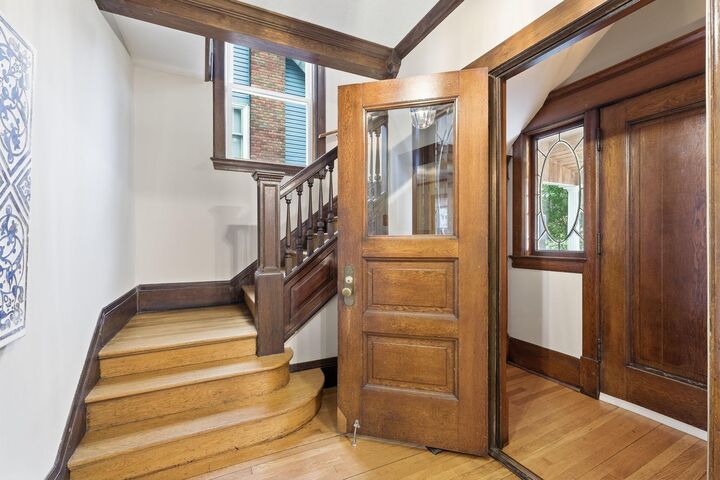 Property Photo:  1822 Iglehart Avenue  MN 55104 