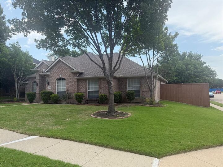 Property Photo:  9200 Fairwood Court  TX 75025 
