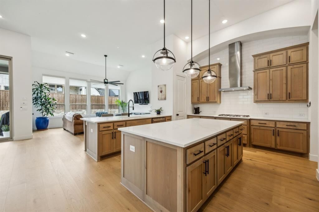 Property Photo: 4108 Fall Aster Way TX 76227