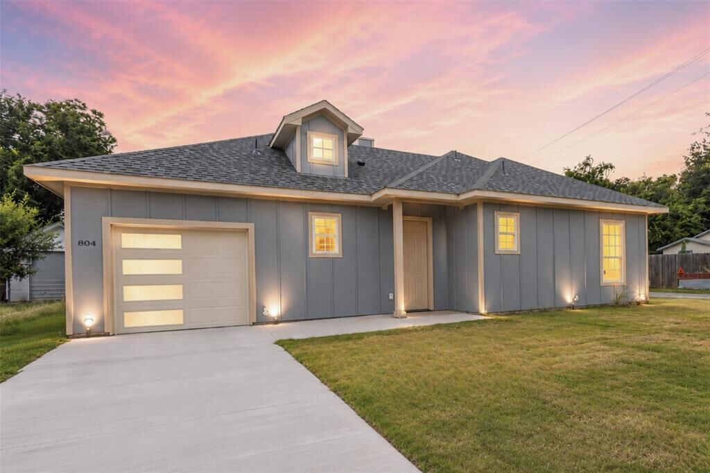 Property Photo: 804 S 4th Street TX 75418
