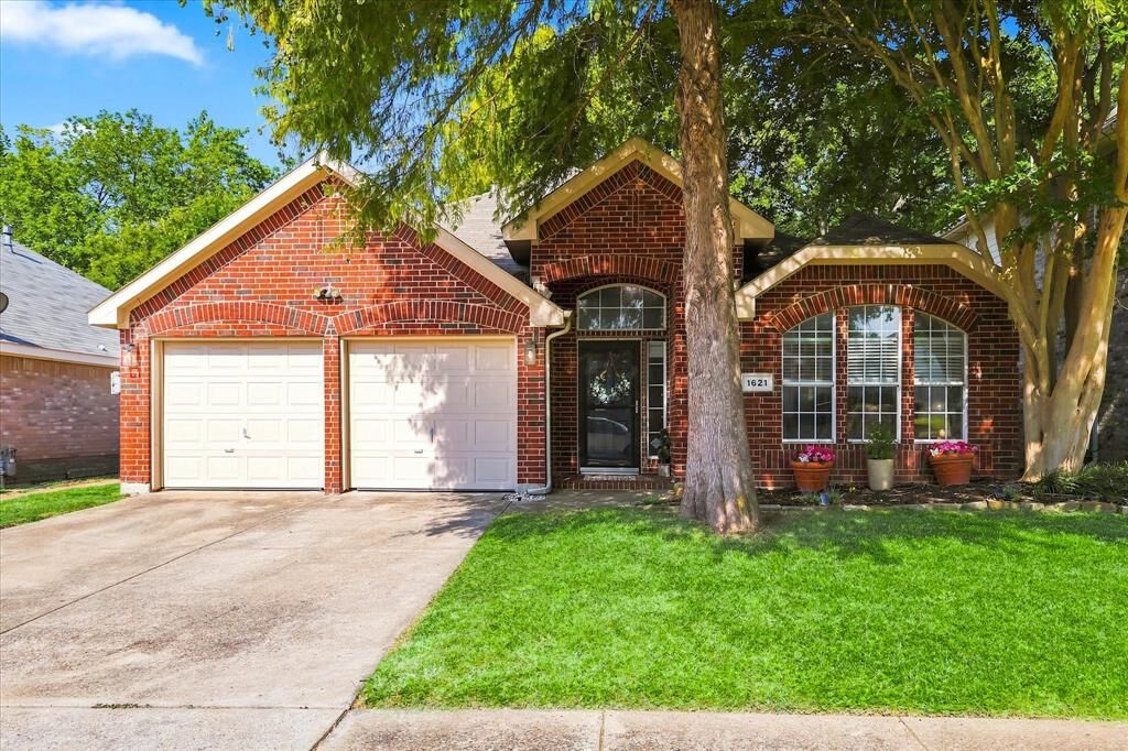 Property Photo: 1621 Nicole Lane TX 75040