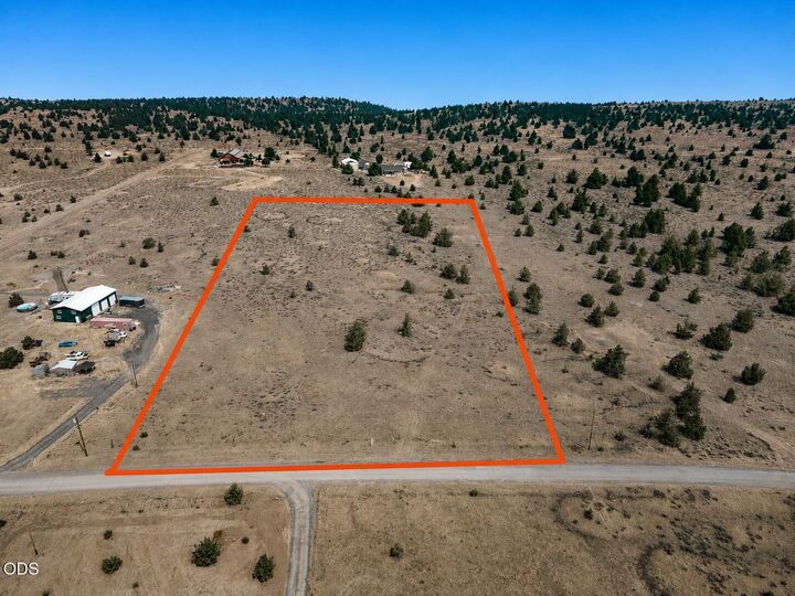 Property Photo: SE Iowa Road OR 97754