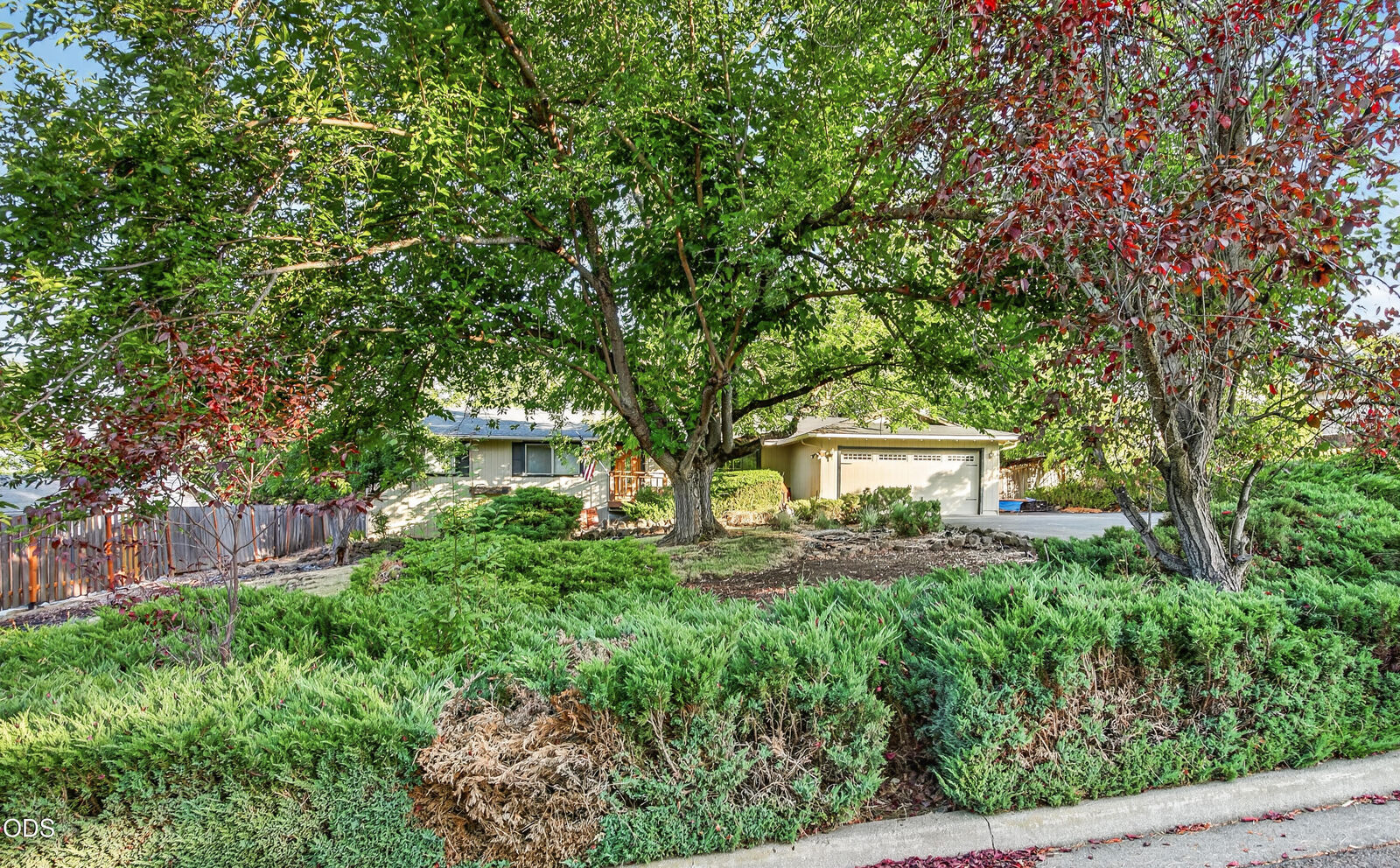 Property Photo: 1537 Moon Terrace OR 97504