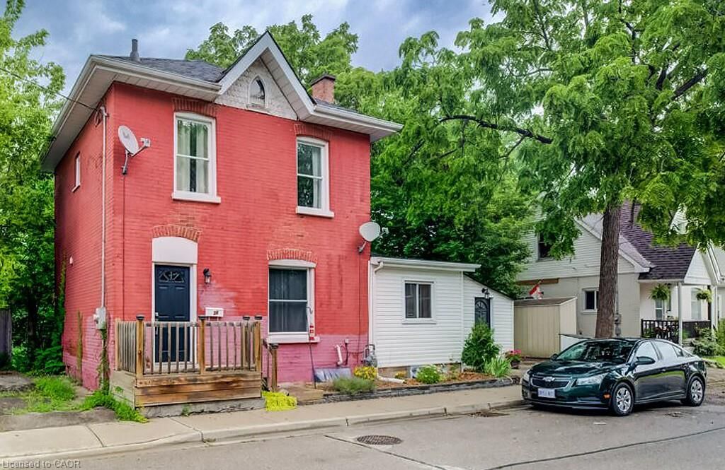 Property Photo: 38 Rose Avenue ON N3S 2M2