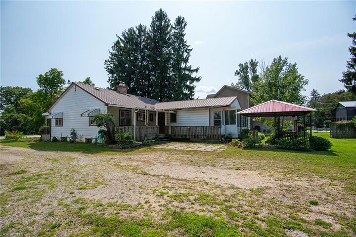 Property Photo: 1310 Snyder's Road E ON N3A 3L3