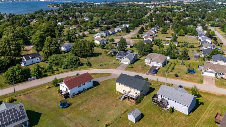 Property Photo:  48 Picton Beete Crescent  PE C1B 0B8 