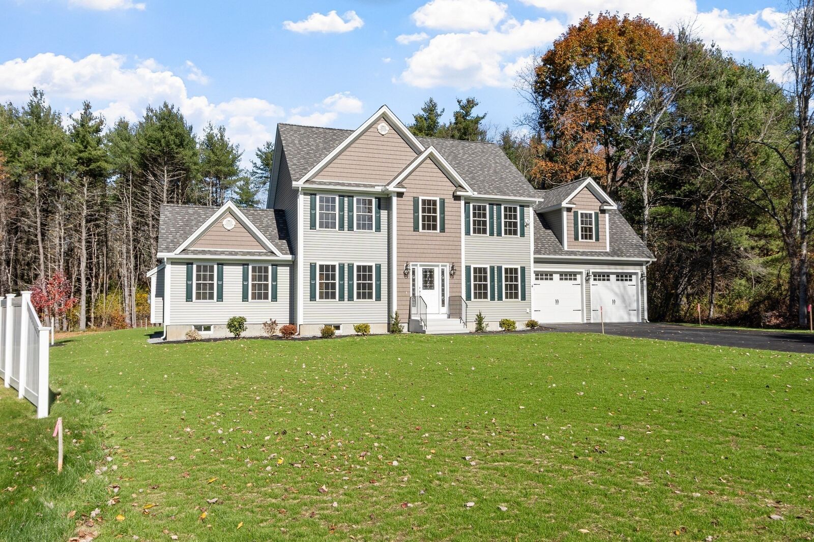 Property Photo:  4 Turner St Applewood  MA 01436 