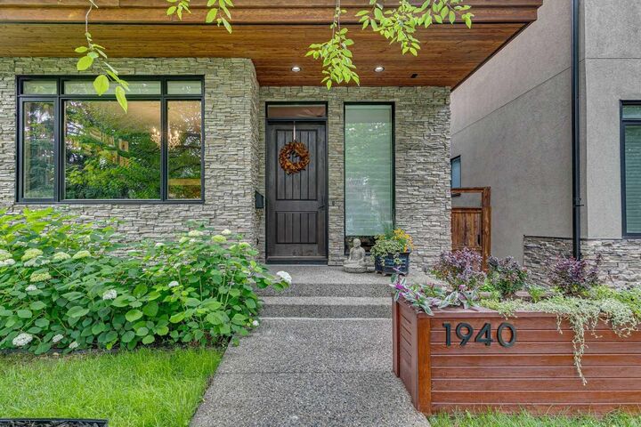Property Photo: 1940 48 Avenue SW AB T2T 2T3