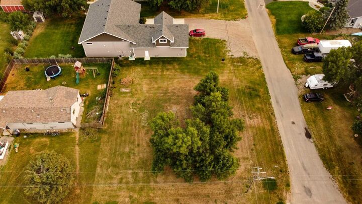 Property Photo:  502 4 Street  AB T0K 2E0 