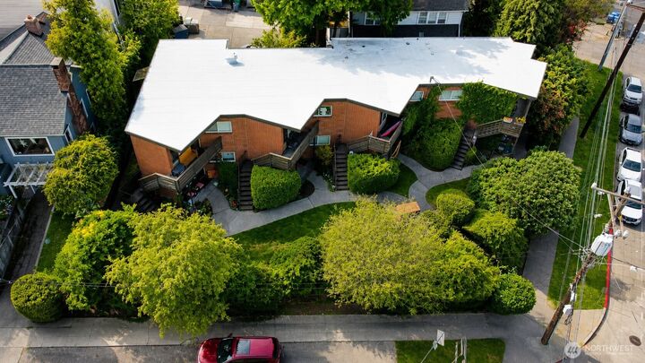 Property Photo: 3261 Fuhrman Avenue E WA 98102