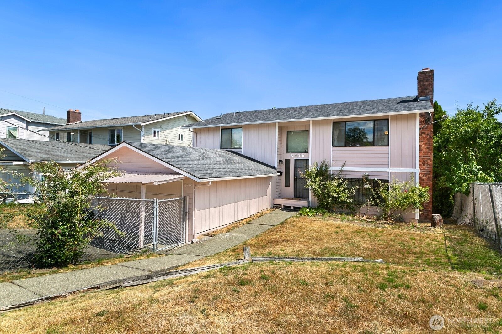 Property Photo:  6774  28th Avenue S  WA 98108 