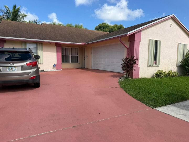 Property Photo: 5842 Lake George Place FL 33463