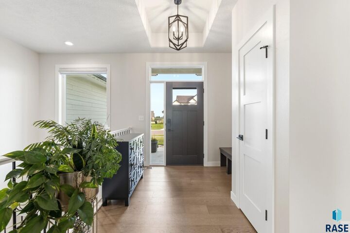 Property Photo: 5600 E Daybreak Cir SD 57110