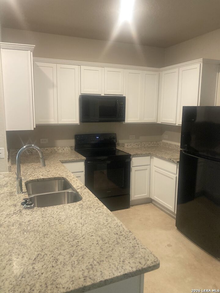 Property Photo: 3815 Key West Way 2 TX 78109
