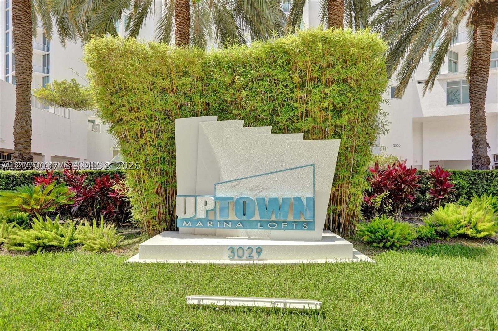Property Photo: 3029 NE 188th St 1010 FL 33180