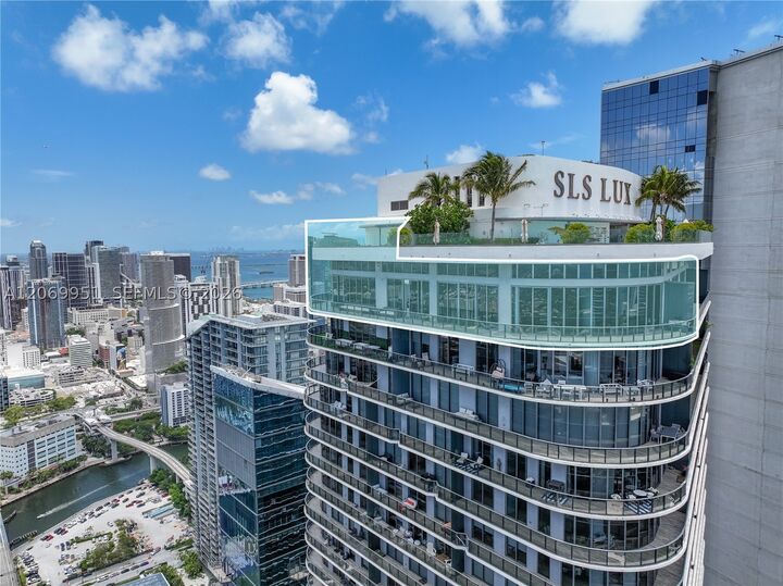 Property Photo:  801 S Miami Ave Ph5801  FL 33130 
