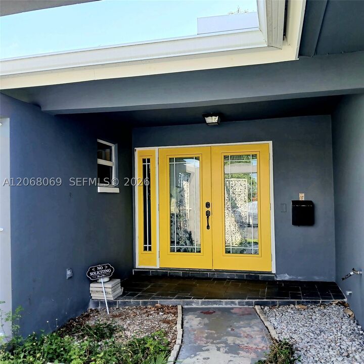 Property Photo: 5710 Melaleuca Dr FL 33319