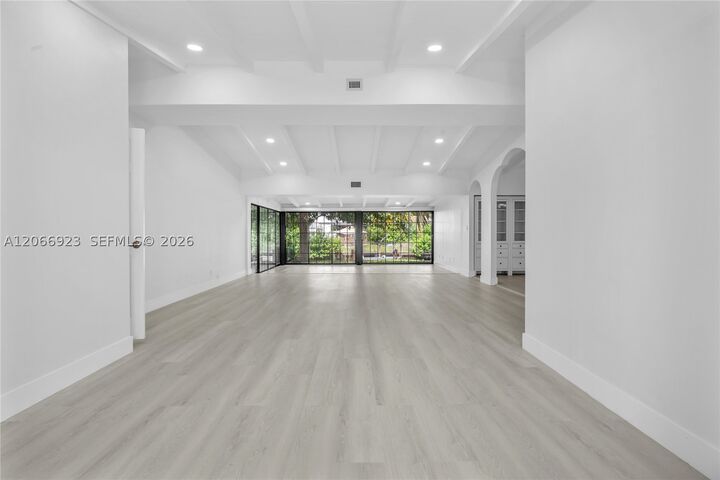 Property Photo:  2555 Nassau Ln  FL 33312 