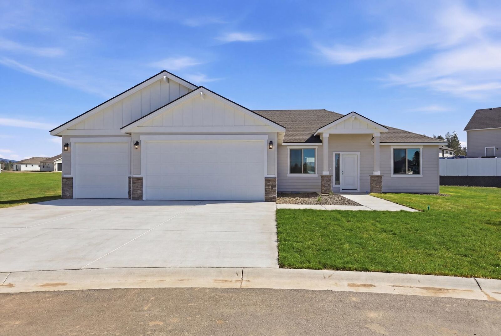 Property Photo:  1226 N Park Ct  WA 99006 