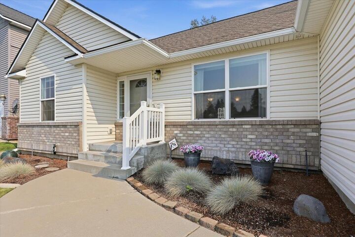 Property Photo: 2112 S Katy Ct WA 99224