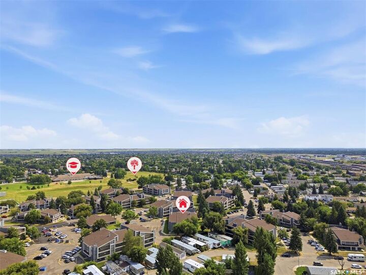 Property Photo: 425 115th Street E 1233 SK S7N 2E5
