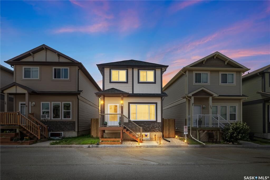 Property Photo: 235 Rosewood Boulevard E 34 SK S7V 0J2