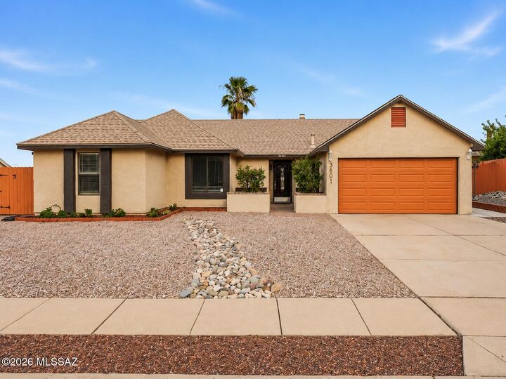 Property Photo:  2801 W Calle De Dalias  AZ 85745 