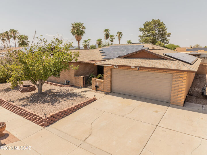 Property Photo: 8063 N Suwannee Drive AZ 85741