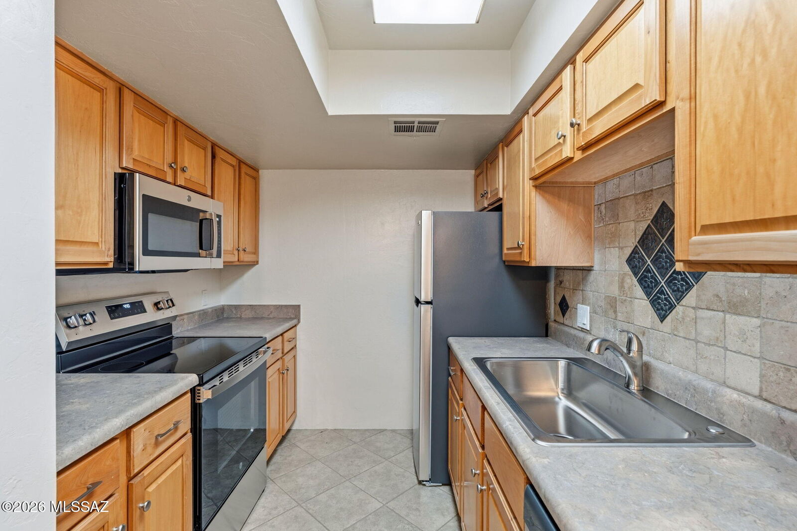 Property Photo: 455 W Kelso Street Apt 130 AZ 85705