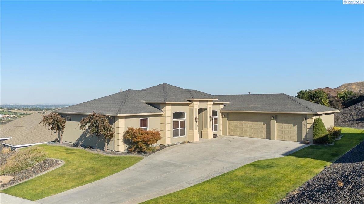 Property Photo:  623 Big Sky Dr  WA 99352 