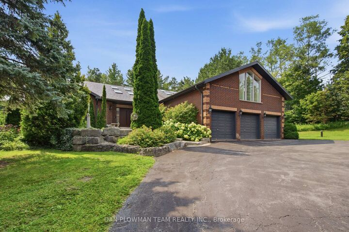 Property Photo: 64 Woodbridge Circle ON L9L 2A9
