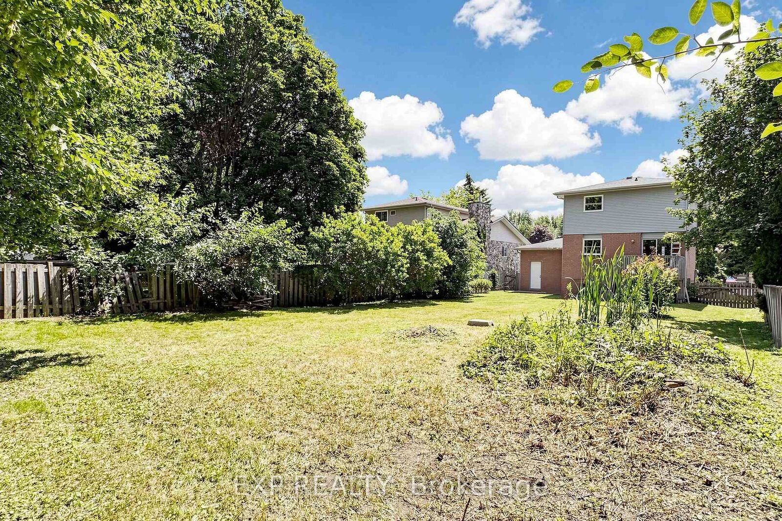 Property Photo:  146 Bessborough Drive  ON L4P 3S3 