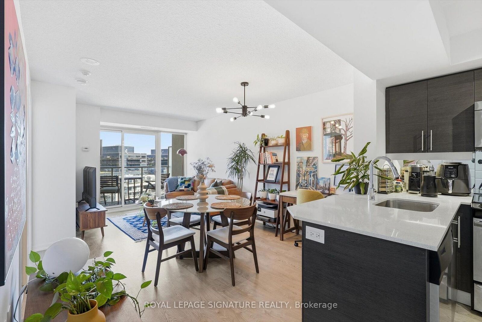 Property Photo:  125 Western Battery Road 1516  ON M6K 3R8 