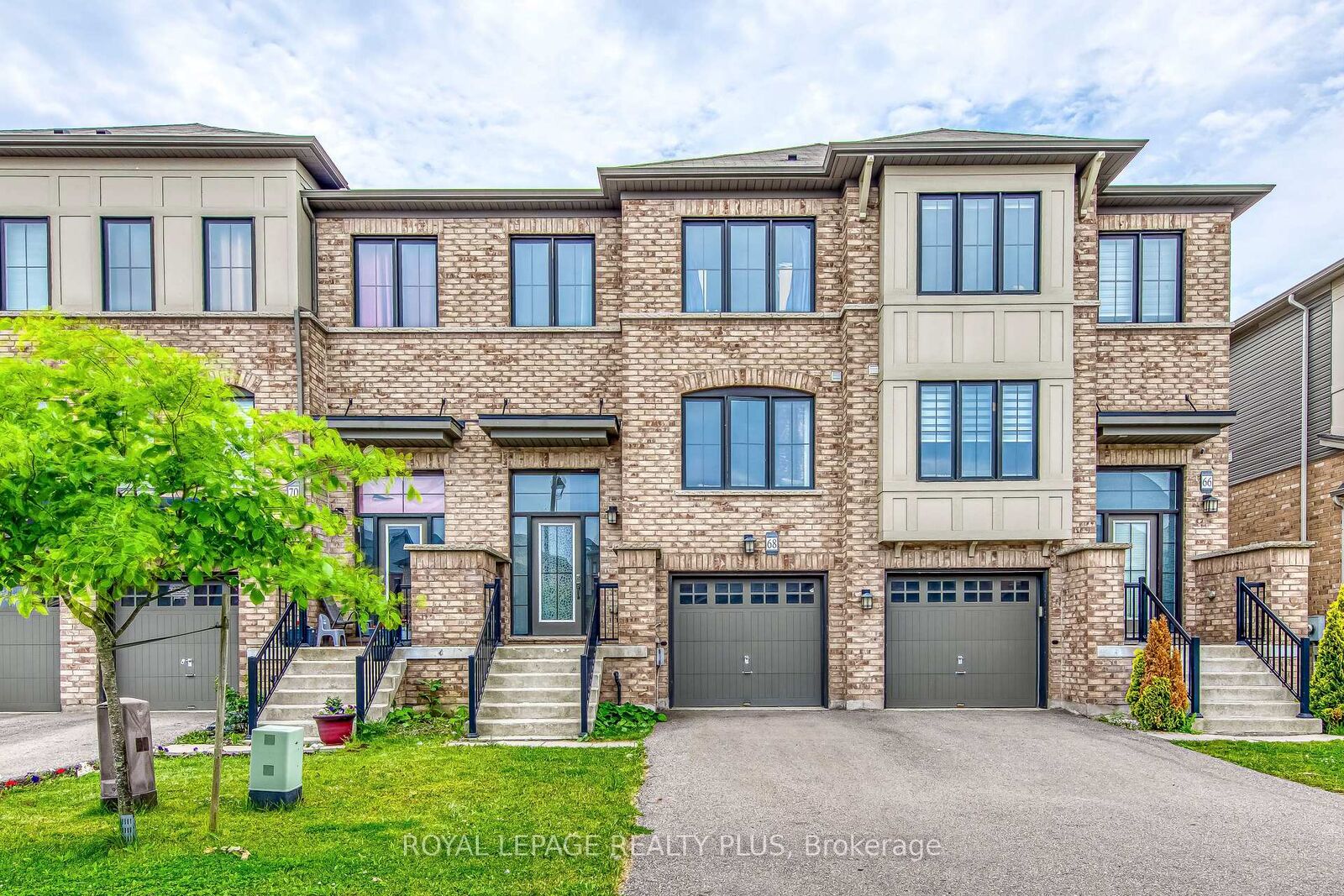 Property Photo:  68 Crafter Crescent  ON L8J 0H7 