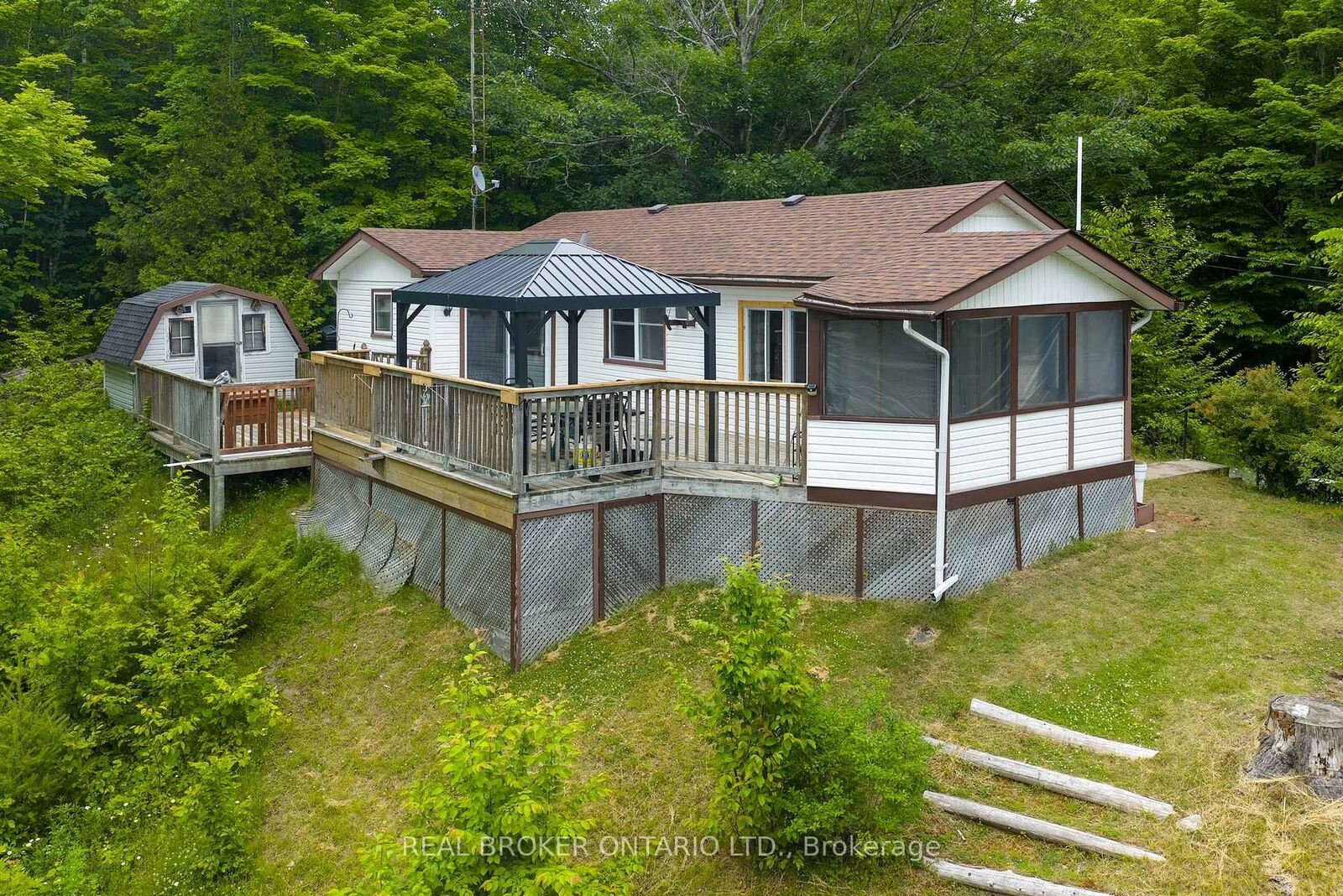 Property Photo: 1180 Guigue Road ON K0H 2P0