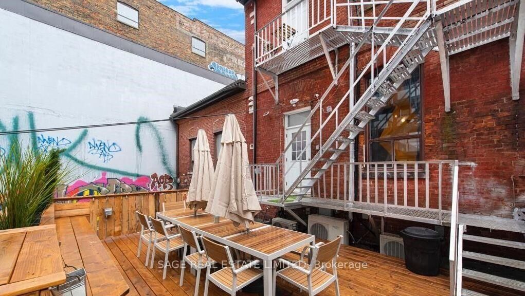 Property Photo:  631 Queen Street W 3  ON M5V 2B7 