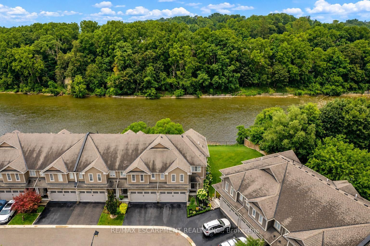 Property Photo:  80 Willow Street 21  ON N3L 2K6 