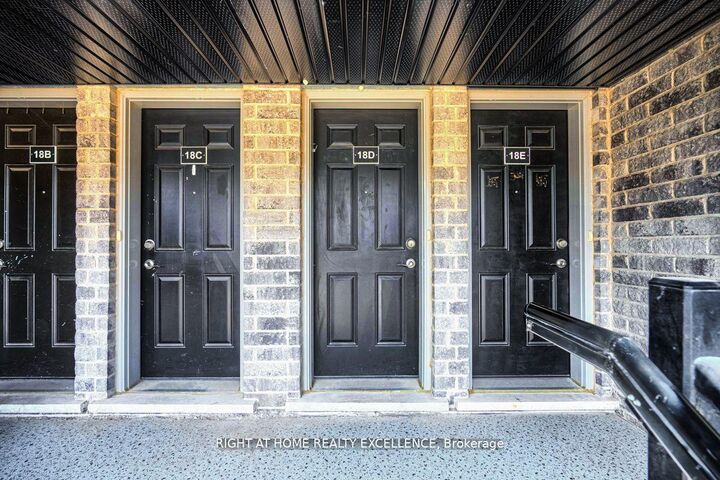 Photo de la propriété:  1989 Ottawa St Street S 18 E  ON N2E 0G7 