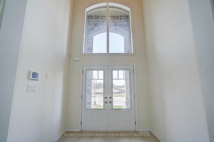 21 Charles White Court — photo 1