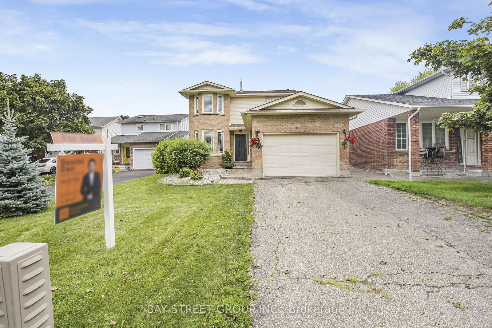 Property Photo: 11 Coleman Court ON L2V 4W3