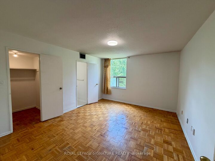 Property Photo:  20 Edgecliff Golfway 409  ON M3C 3A4 